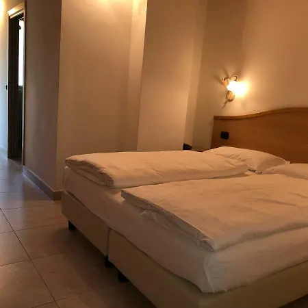 فندق Alpieve Pieve بييفي دي ليدرو